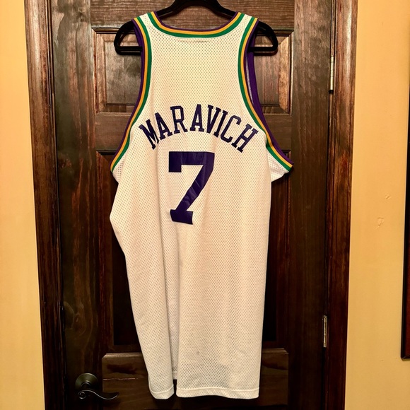 Pete Marovich #7 New Orleans Jazz Mitchell and Ness Jersey size 56 - Picture 4 of 4